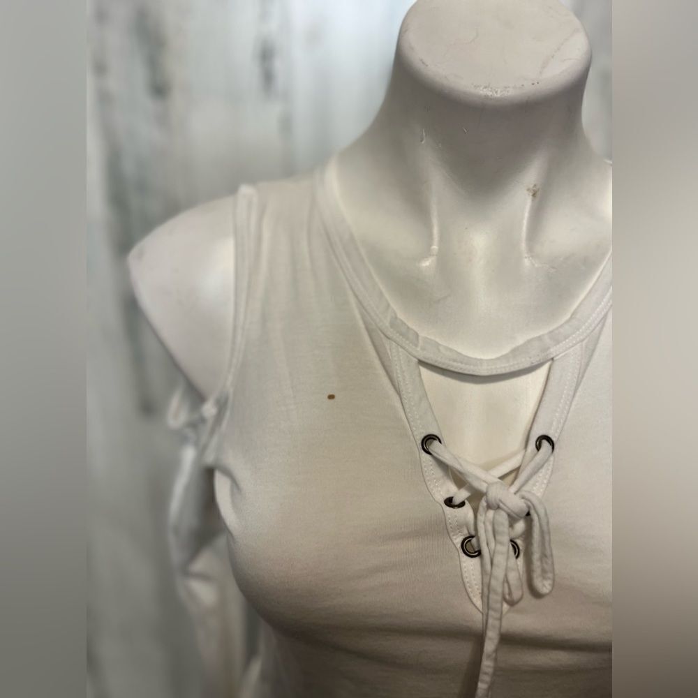 White top  - Picture 5 of 7